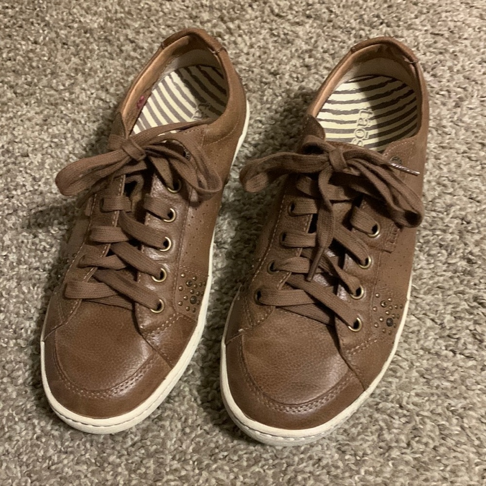 Taos Freedom leather studded sneakers